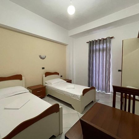 Hotel Latifi Gramsh Bagian luar foto