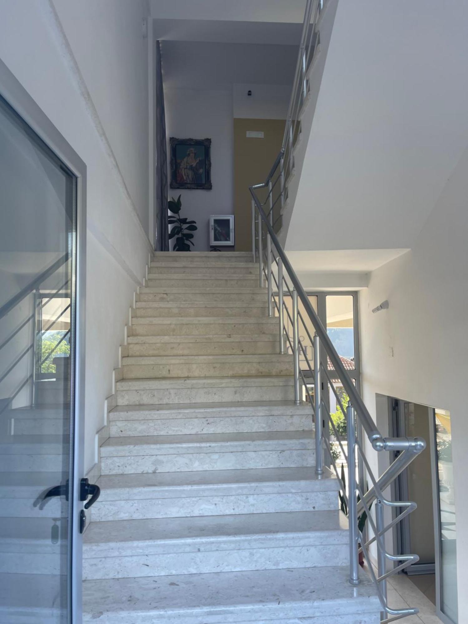 Hotel Latifi Gramsh Bagian luar foto