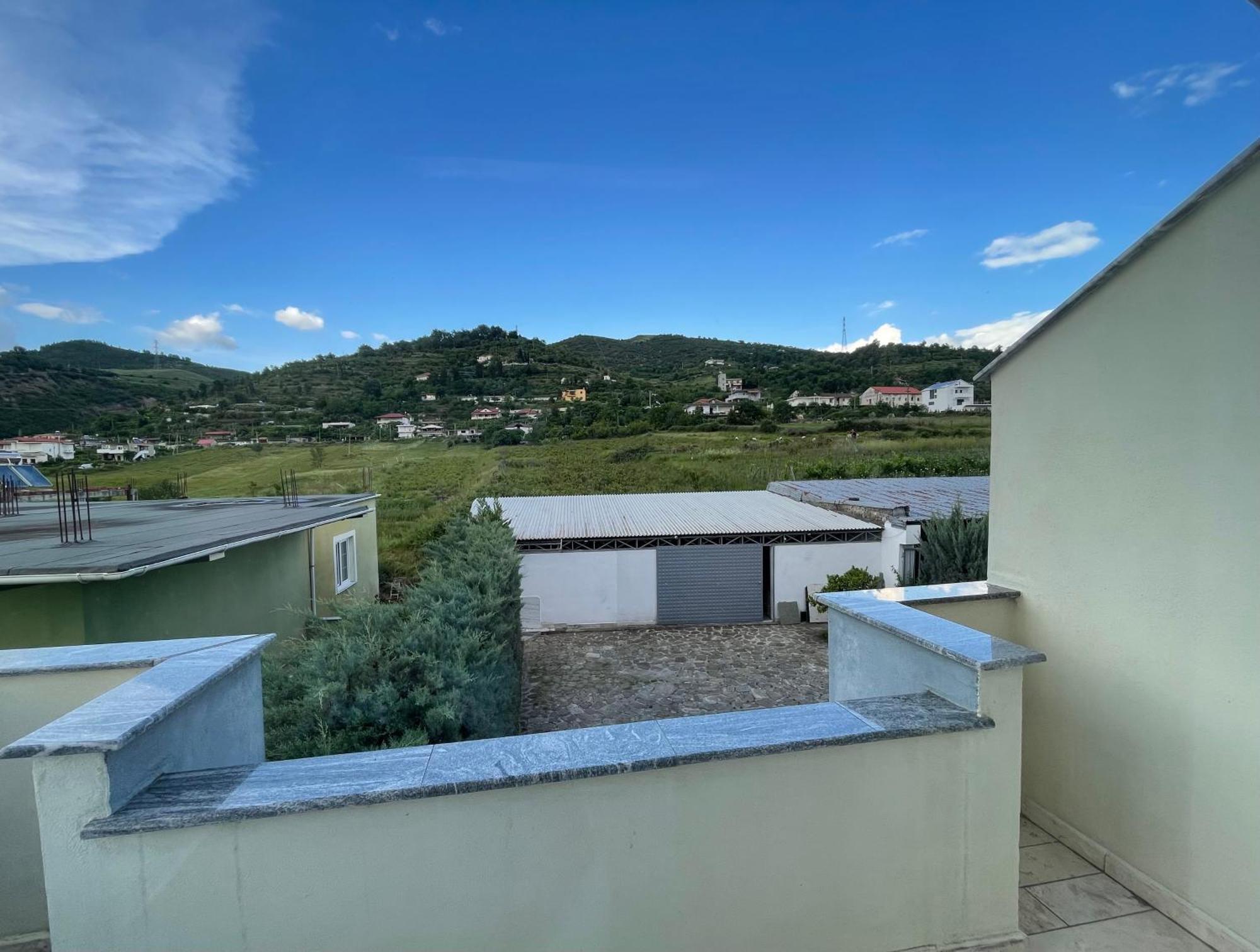 Hotel Latifi Gramsh Bagian luar foto